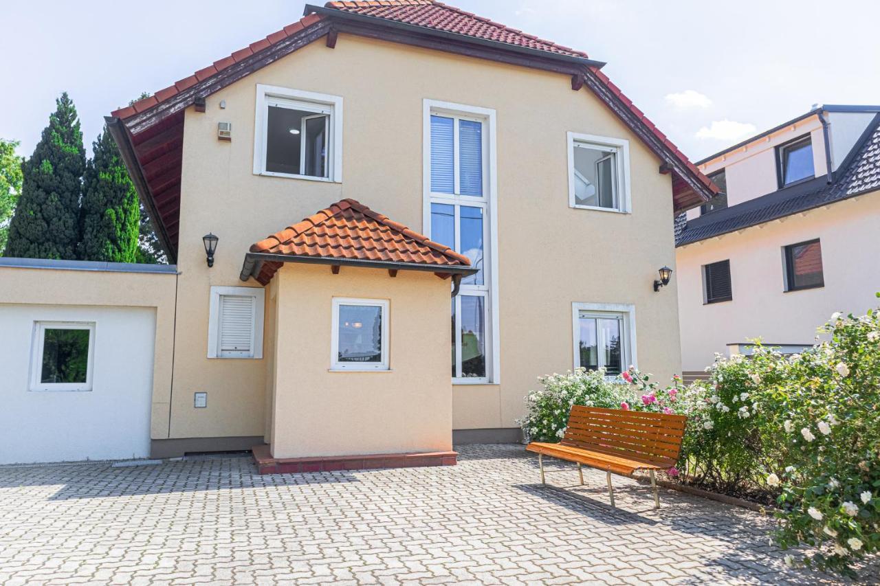 Exquisite Shared Villa - Your Private Room In This Beautiful Home Vienna Exterior photo