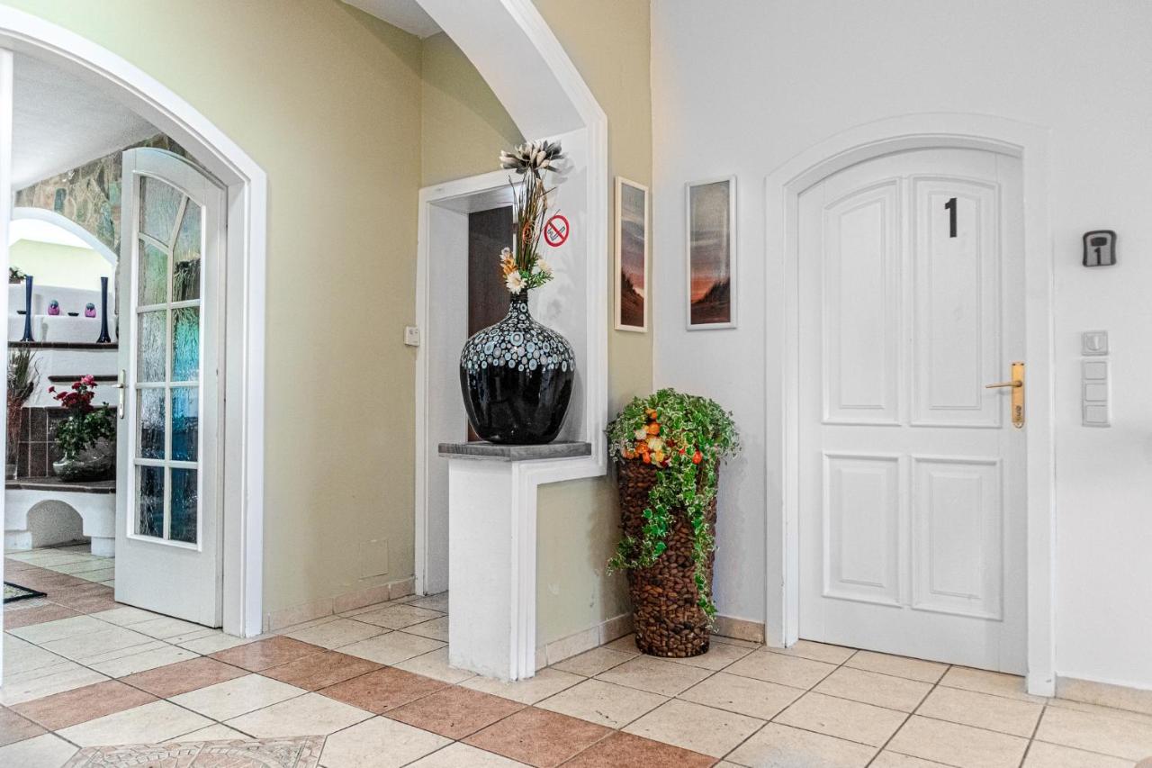 Exquisite Shared Villa - Your Private Room In This Beautiful Home Vienna Exterior photo